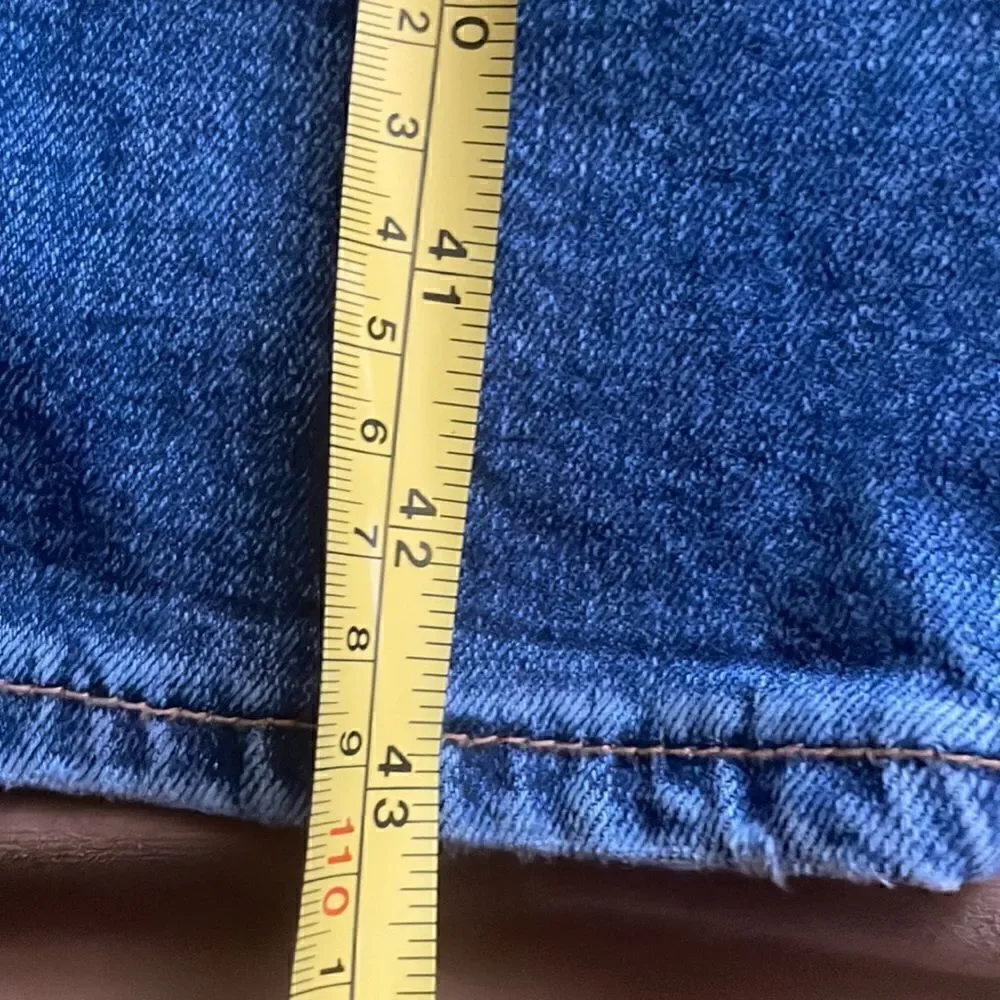 TRUE RELIGION Rocco Skinny Jeans in Beach Scape Medium Wash Size 31 Tall NWT